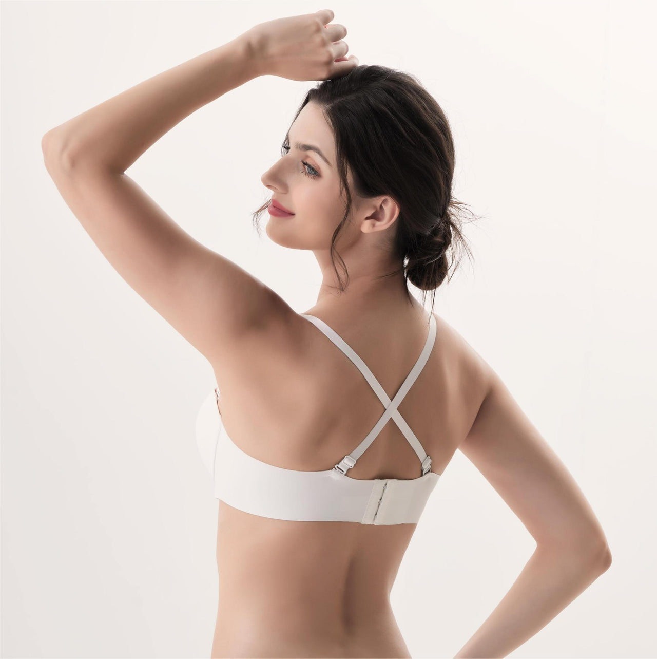 Smooth and seamless half-cup beautiful back bra
