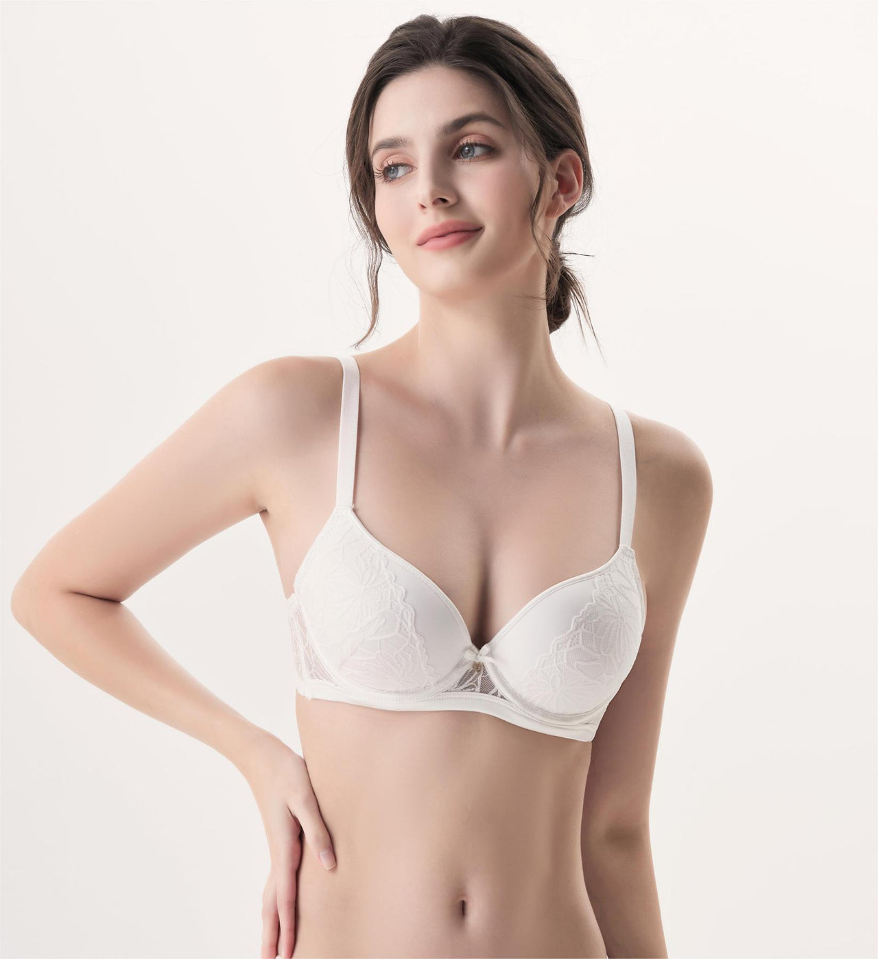 Comfortable and breathable bra to control breast augmentation and prevent sagging